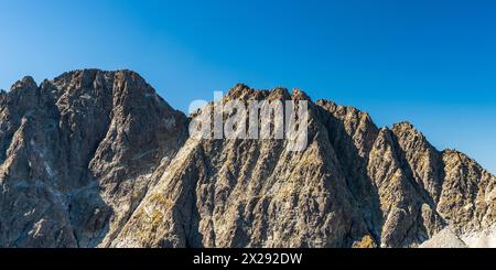 Gerlachovsky stit nad Zadny Gerlach vom Gipfel der Wychodna Vysoka in der Hohen Tatra in der Slowakei im Spätsommer Stockfoto