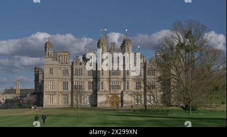 Burghley House ist ein großes englisches Landhaus aus dem 16. Jahrhundert in der Nähe von Stamford, Lincolnshire. Stockfoto