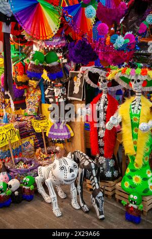 Day of the Dead Merchandise auf dem Jamaica Market in Mexico City, Mexiko Stockfoto