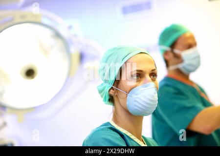 Chirurg, Chirurgie, Operationssaal, Onkologikoa Hospital, Onkologisches Institut, Fallzentrum für Prävention, Diagnose und Behandlung von Krebs, Donostia, S. Stockfoto