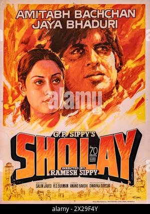 Sholay – Originalfilmposter eines legendären Bollywood-Films Stockfoto