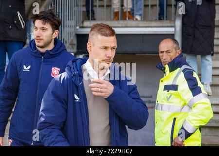 UTRECHT, 21.04.2024, Stadion Zoudenbalch, Fußball, niederländischer Azerion Vrouwen Eredivisie, Saison 2023/2024, während des Spiels FC Utrecht - FC Twente (Frauen), FC Twente Frauen Trainer Joran Pot Credit: Pro Shots/Alamy Live News Stockfoto