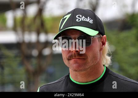 Shanghai, China. April 2024. Valtteri Bottas (FIN) sauber. 21.04.2024. Formel-1-Weltmeisterschaft, Rd 5, Großer Preis Von China, Shanghai, China, Wettkampftag. Das Foto sollte lauten: XPB/Alamy Live News. Stockfoto