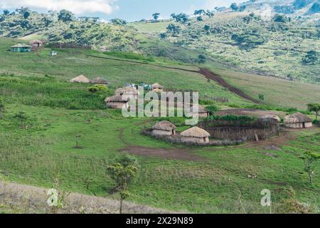 Massai Dorf im Naturschutzgebiet Ngorogoro, Tansania Stockfoto