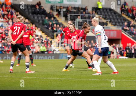 Leigh, Großbritannien. April 2024. Leigh, England, 21. April 2024: Jessica Naz (7 Tottenham Hotspur) erzielt das zweite Tor ihres Teams während des FA Womens Super League-Spiels zwischen Manchester United und Tottenham Hotspurs im Leigh Sports Village (Promediapix/SPP). /Alamy Live News Stockfoto