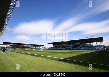 Manchester, Großbritannien. April 2024. Allgemeiner Blick ins Innere des Stadions vor dem FA Women's Super League Spiel im Academy Stadium, Manchester. Der Bildnachweis sollte lauten: Ben Roberts/Sportimage Credit: Sportimage Ltd/Alamy Live News Stockfoto