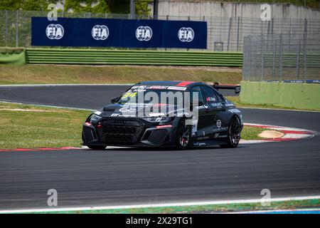 Rundkurs Vallelunga, Rom, Italien 20-04-2024 - FIA TCR World Tour. Qualifizieren. Ramazan Kaya (Audi, BF Motorsport) in Aktion auf der Rennstrecke. Foto: Fabio Pagani/Alamy Live News Stockfoto