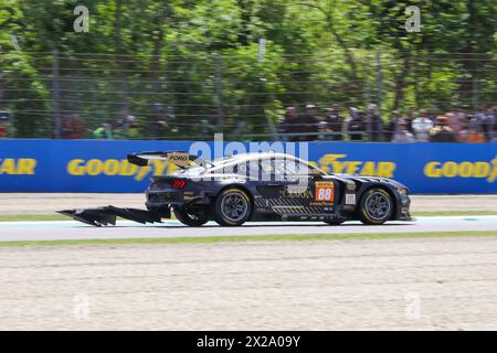 Imola, Italien, 21. April 2024, #88 Proton Competition (Deu) Ford Mustang GT3 (LMGT3) Giorgio Roda (Ita) / Mikkel Pedersen (DNK) / Dennis Olsen (NOR) während der 6 Stunden von Imola, zweites Rennen der FIA Langstrecken-Weltmeisterschaft 2024 (FIA WEC) auf der Autodromo Internazionale Enzo e Dino Ferrari vom 18. bis 21. April 2024 in Imola, Italien - Foto Bruno Vandevelop/MPS Agency Credit MPS Agency/Alamy Live News Stockfoto