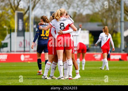 UTRECHT, 21.04.2024, Stadion Zoudenbalch, Fußball, niederländischer Azerion Vrouwen Eredivisie, Saison 2023/2024, während des Spiels FC Utrecht - FC Twente (Frauen), FC Utrecht feiert 2-2 Credit: Pro Shots/Alamy Live News Stockfoto