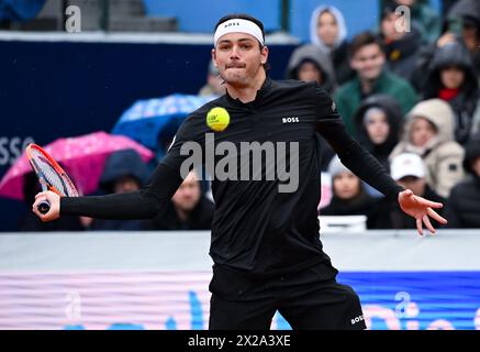 München, Deutschland. April 2024. Tennis: ATP Tour - München, Singles, Herren, Finale. Fritz (USA) - Struff (Deutschland). Taylor Fritz in Aktion. Quelle: Sven Hoppe/dpa/Alamy Live News Stockfoto