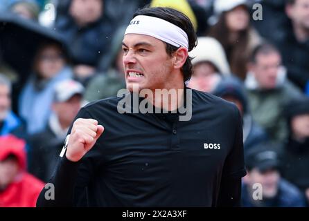 München, Deutschland. April 2024. Tennis: ATP Tour - München, Singles, Herren, Finale. Fritz (USA) - Struff (Deutschland). Taylor Fritz in Aktion. Quelle: Sven Hoppe/dpa/Alamy Live News Stockfoto