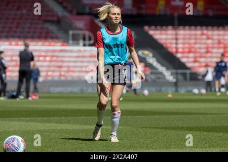 Southampton, Großbritannien. April 2024. Molly Pike (14 Southampton) vor dem Barclays Womens Championship Spiel zwischen Southampton und London City Lionesses im St Marys Stadium in Southampton. (Tom Phillips/SPP) Credit: SPP Sport Press Photo. /Alamy Live News Stockfoto