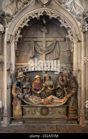 Poitiers, ehemalige Kollegiatskirche Notre-Dame-la-Grande, Kapelle an der Südseite, Grablegung Stockfoto