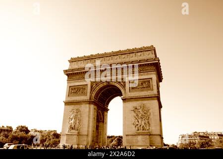 Arc de Triomphe befindet sich in Paris. September 2020 Stockfoto