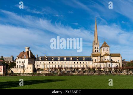 St-Savin-sur-Gartempe, ehemalige Abteikirche, Blick von Osten Stockfoto