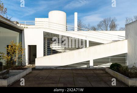Poissy bei Paris, Villa Savoye, 1929-1931 von Le Corbusier und Pierre Jeanneret erbaut, Dachgarten mit Rampe Stockfoto