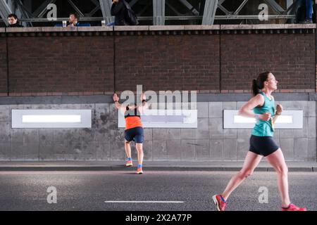 London, Großbritannien. April 2024 der TCS London Marathon 2024. Quelle: Matthew Chattle/Alamy Live News Stockfoto