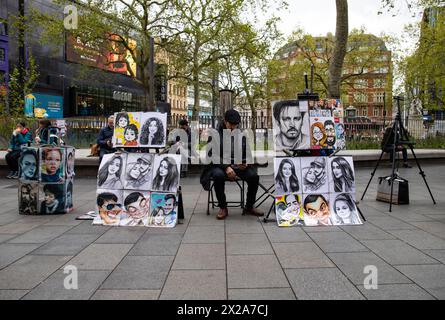 Straßenkünstler, Zeichner am Piccadilly Circus London Stockfoto