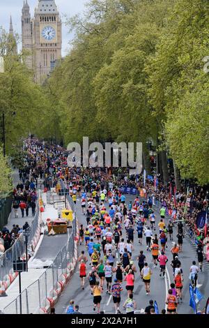 London, Großbritannien. April 2024 der TCS London Marathon 2024. Quelle: Matthew Chattle/Alamy Live News Stockfoto