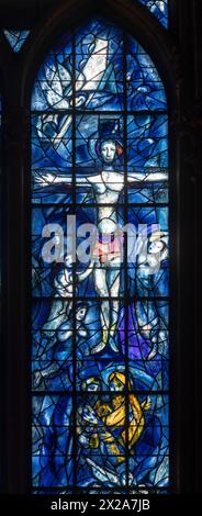 Reims, Kathedrale Notre-DameMittlere Chorumgangskapelle, Fenster von Marc Chagall 1974 Stockfoto