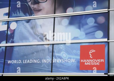 Hannover Messe Industrie 2024 DEU, Deutschland, Niedersachsen, Hannover, 21.04.2024: Eingang zum Messegelände *** Hannover Messe Industrie 2024 DEU, Deutschland, Niedersachsen, Hannover, 21 04 2024 Eintritt zum Messegelände Stockfoto