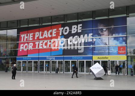 Hannover Messe Industrie 2024 DEU, Deutschland, Niedersachsen, Hannover, 21.04.2024: Eingang zum Messegelände *** Hannover Messe Industrie 2024 DEU, Deutschland, Niedersachsen, Hannover, 21 04 2024 Eintritt zum Messegelände Stockfoto
