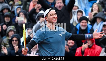 München, Deutschland. April 2024. Tennis: ATP Tour - München, Singles, Herren, Finale. Fritz (USA) - Struff (Deutschland). Jan-Lennard Struff feiert nach dem Spiel. Quelle: Sven Hoppe/dpa/Alamy Live News Stockfoto