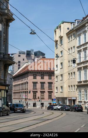 Wien, Österreich - 22. Juni 2023: Blick auf eine der Straßen Wiens Stockfoto