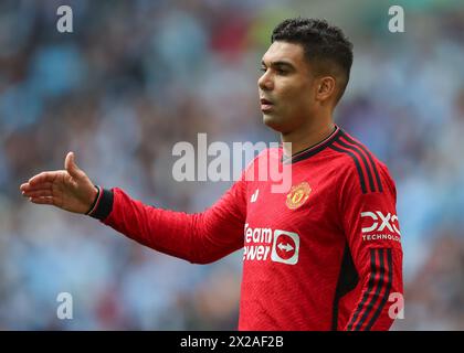 Casemiro von Manchester United, während des Emirates FA Cup Halbfinalspiels Coventry City gegen Manchester United im Wembley Stadium, London, Großbritannien, 21. April 2024 (Foto: Gareth Evans/News Images) Stockfoto