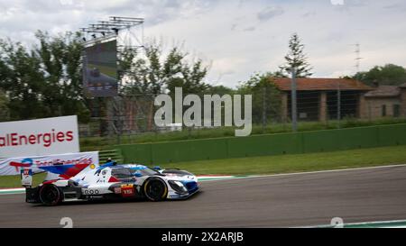 Imola, Italien. April 2024. NÂ° 15 BMW M TEAM WRT -BEL -BMW M Hybrid V8 -HY während der WEC - 6 Stunden Imola, Langstreckenrennen in Imola, Italien, 19. April 2024 Credit: Independent Photo Agency/Alamy Live News Stockfoto