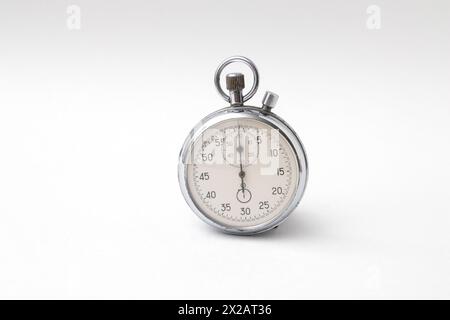 Mechanische Stoppuhr auf weißem Hintergrund Stockfoto