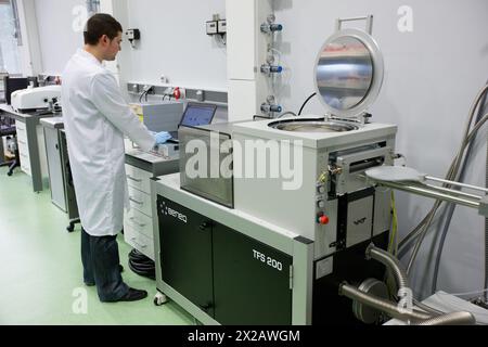 Nanomaterialgruppe Dünnschichtbeschichtungen zur Funktionalisierung von Werkstoffen für Korrosionsschutz, flexible Elektronik, Sensorik oder Energieanwendungen Stockfoto
