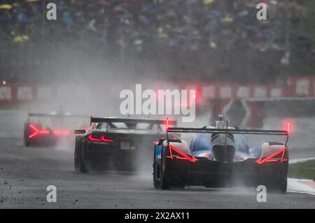 Imola, Frankreich. April 2024. © PHOTOPQR/OUEST FRANCE/Franck Dubray ; Imola ; 21/04/2024 ; Sport Automobile WEC championnat du Monde d' Endurance sur le Circuit d' Imola en Italie. pluie? (Foto Franck Dubray) - Ausdauerrennen - WEC - 6 Stunden Imola Qualifiyng Race 21. APRIL 2024 Credit: MAXPPP/Alamy Live News Stockfoto