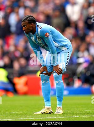 Haji Wright von Coventry City während des Halbfinalspiels des Emirates FA Cup im Wembley Stadium, London. Bilddatum: Sonntag, 21. April 2024. Stockfoto