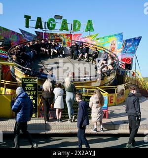 Nervenkitzel auf Taylor's Jahrmarkt, Fleetwood, Lancashire, Großbritannien, Europa am Samstag, April 2024 Stockfoto