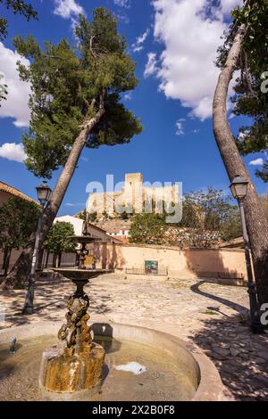 Schloss Almansa, nationales historisches und künstlerisches Denkmal, 14. Jahrhundert auf den Überresten von Almohad, Almansa, Provinz Albacete, Castilla-La Mancha, Spanien Stockfoto