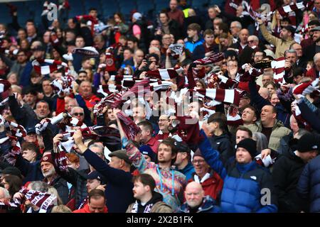 Glasgow, Schottland. 21. April 2024; Hampden Park, Glasgow, Schottland: Halbfinale des Scottish Cup Football, Rangers versus Heart of Midlothian; Hearts Fans Credit: Action Plus Sports Images/Alamy Live News Stockfoto