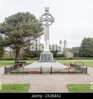 Tynwald Hill, der ursprüngliche Ort des Manx parliament & der jährlich am 5. Juli stattfindenden Versammlungen im Freien. Nills, die im vergangenen Jahr bestanden haben, werden bekanntgegeben Stockfoto