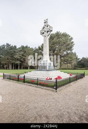 Tynwald Hill, der ursprüngliche Ort des Manx parliament & der jährlich am 5. Juli stattfindenden Versammlungen im Freien. Nills, die im vergangenen Jahr bestanden haben, werden bekanntgegeben Stockfoto