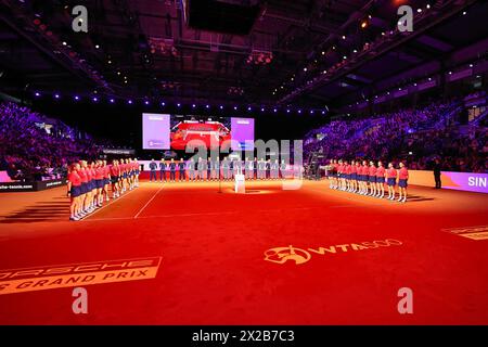 Stuttgart, Baden-Württemberg, Deutschland. April 2024. Impressions Trophäenzeremonie im Jahr 47. Porsche Tennis Grand Prix Stuttgart – WTA500 (Bild: © Mathias Schulz/ZUMA Press Wire) NUR REDAKTIONELLE VERWENDUNG! Nicht für kommerzielle ZWECKE! Stockfoto