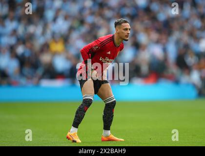 London, Großbritannien. April 2024. Antony of Manchester United, während des Emirates FA Cup Halbfinalspiels Coventry City gegen Manchester United im Wembley Stadium, London, Vereinigtes Königreich, 21. April 2024 (Foto: Gareth Evans/News Images) in London, Vereinigtes Königreich am 21. April 2024. (Foto: Gareth Evans/News Images/SIPA USA) Credit: SIPA USA/Alamy Live News Stockfoto