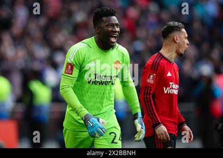 LONDON, Großbritannien - 21. April 2024: Andre Onana von Manchester United feiert nach dem Halbfinalspiel des Emirates FA Cup zwischen Coventry City FC und Manchester United FC im Wembley Stadium (Foto: Craig Mercer/ Alamy Live News) Stockfoto