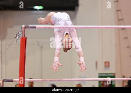 Jesolo, Italien. April 2024. Asia D'Amato (ITA) UB während des Kunstturns - Trofeo di Jesolo, Gymnastik in Jesolo, Italien, 21. April 2024 Credit: Independent Photo Agency/Alamy Live News Stockfoto