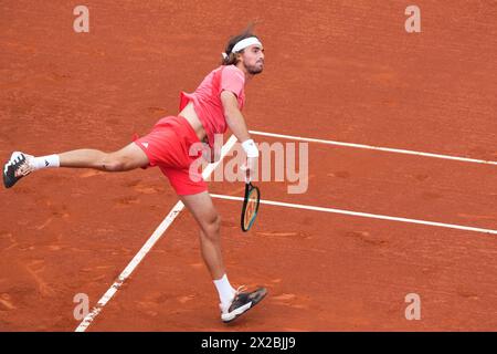 Barcelona, Spanien. April 2024. Stefanos Tsitsipas während der Barcelona Open Banc Sabadell. 71° Trofeo Conde de de Godó, Finale zwischen Stefanos Tsitsipas und Casper Ruud, spielte am 21. April 2024 im Real Club de Tenis Barcelona in Barcelona. (Foto: Alex Carreras/PRESSINPHOTO) Credit: PRESSINPHOTO SPORTS AGENCY/Alamy Live News Stockfoto