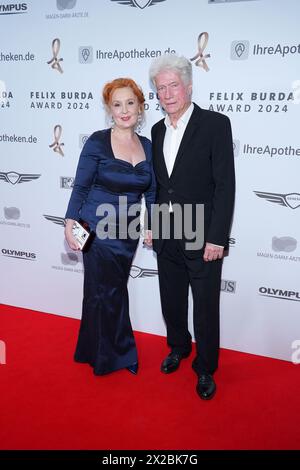 Juergen Prochnow und seine Ehefrau Verena Wengler beim Felix Burda Award am 21.04.2024 in Berlin Stockfoto