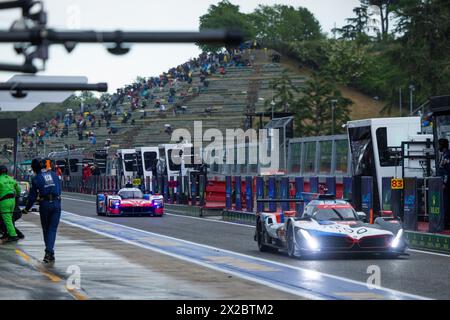 Imola, Italien. April 2024. 20 VAN DER LINDE Sheldon (zaf), FRIJNS Robin (nld), RAST René (ger), BMW M Team WRT, BMW Hybrid V8 #20, Hypercar, Action während der 6 Stunden von Imola 2024, 2. Runde der FIA Langstrecken-Weltmeisterschaft 2024, vom 18. Bis 21. April, 2024 auf dem Autodromo Internazionale Enzo e Dino Ferrari in Imola - Foto Julien Delfosse/DPPI Credit: DPPI Media/Alamy Live News Stockfoto