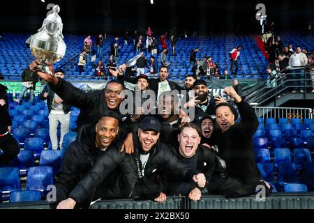 Rotterdam, Niederlande. April 2024. Rotterdam - Feyenoord-Fans beim KNVB Cup Finale/KNVB Bekerfinale zwischen Feyenoord und NEC im Stadion Feijenoord de Kuip am 21. April 2024 in Rotterdam, Niederlande. Credit: Box to Box Pictures/Alamy Live News Stockfoto