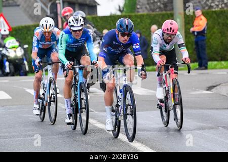 Lüttich, Belgien. April 2024. Französischer Romain Bardet vom Team DSM-Firmenich PostNL, französischer Benoit Cosnefroy vom Decathlon AG2R La Mondiale Team, französischer Romain Gregoire von Groupama-FDJ und irischer Ben Healy von EF Education-EasyPost in Aktion während des Männer-Elite-Rennens des eintägigen Radsports Lüttich-Bastogne-Lüttich, 254, 5 km von Lüttich, über Bastogne nach Lüttich, Sonntag, 21. April 2024. BELGA FOTO DIRK WAEM Credit: Belga News Agency/Alamy Live News Stockfoto