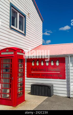 Traditionelle Englische Telefonbox, Besucherzentrum, Port Stanley, Falklandinseln, Großbritannien Stockfoto