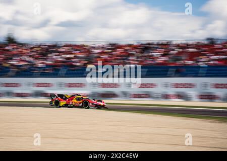 Imola, Bologna, Italien. April 2024. Ferrari Hypercar Nr. 50 gefahren von Antonio Fuoco, Miguel Molina und Nicklas Nielsen während des Rennens in der Kurve Villeneuve auf der 6. Stunde von Imola, 2. Runde der World Endurance CampiChampionship auf der internationalen Rennstrecke Enzo und Dino Ferrari (Credit Image: © Luca Martini/ZUMA Press Wire) NUR REDAKTIONELLE VERWENDUNG! Nicht für kommerzielle ZWECKE! Stockfoto